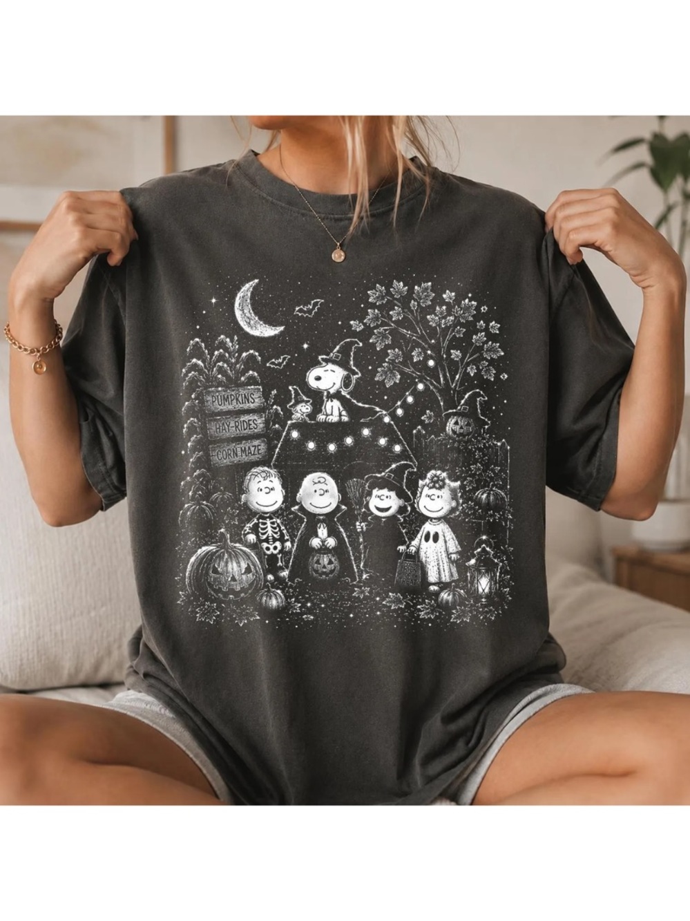 Comfort Colors Pepper Halloween Peanuts Graphic Short Sleeve Tee